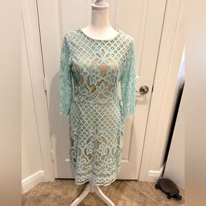 Melonie Green lace overlay dress in size 4